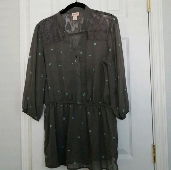 Button Down Cinch Waist Top - Picture 3 of 3